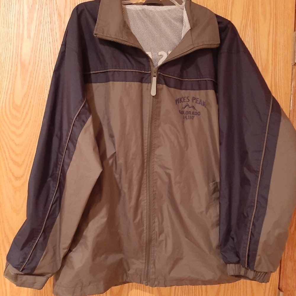 Pikes Peak Windbreaker Size Large